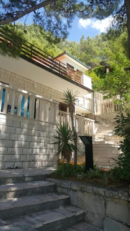 Apartments By The Sea Brela, Makarska - 11821 Ngoại thất bức ảnh