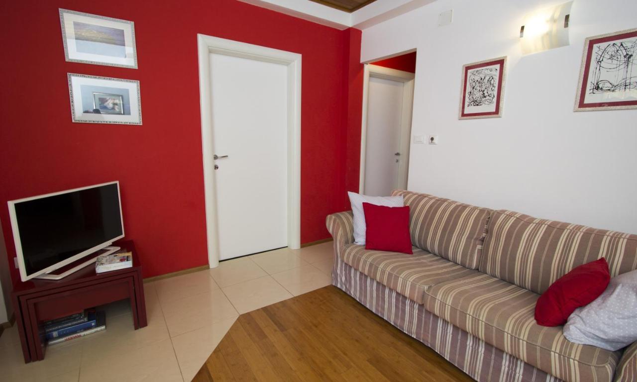 Apartments By The Sea Brela, Makarska - 11821 Ngoại thất bức ảnh