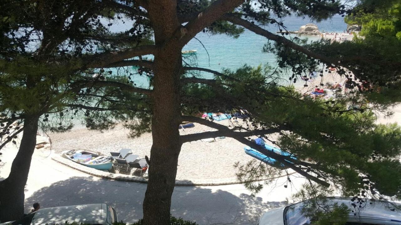 Apartments By The Sea Brela, Makarska - 11821 Ngoại thất bức ảnh
