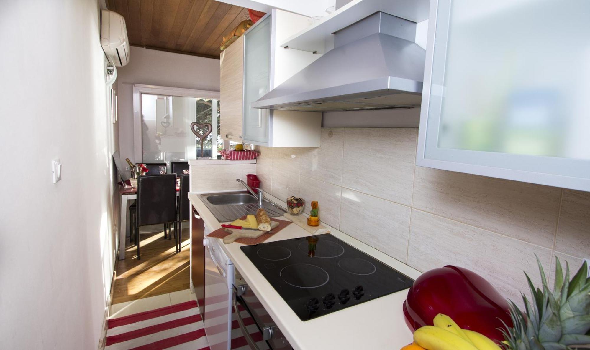 Apartments By The Sea Brela, Makarska - 11821 Phòng bức ảnh